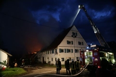 05-07-2016_Unterallgaeu_Ottobeuren_Buehl_Brand_Bauernhof_Feuerwehr_Poeppel_0031