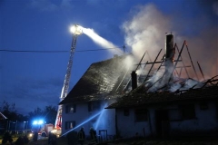 05-07-2016_Unterallgaeu_Ottobeuren_Buehl_Brand_Bauernhof_Feuerwehr_Poeppel_0036