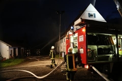 05-07-2016_Unterallgaeu_Ottobeuren_Buehl_Brand_Bauernhof_Feuerwehr_Poeppel_0055