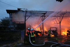 2017-09-08_Unterallgaeu_Hawangen_Brand_Maschinenhalle_Feuerwehr_Poeppel-0004