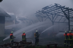 2017-09-08_Unterallgaeu_Hawangen_Brand_Maschinenhalle_Feuerwehr_Poeppel-0018