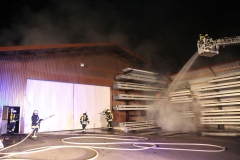 20170208_Unterallgaeu_Boehen_Brand_Lagerhalle_Feuerwehr_Poeppel_0021